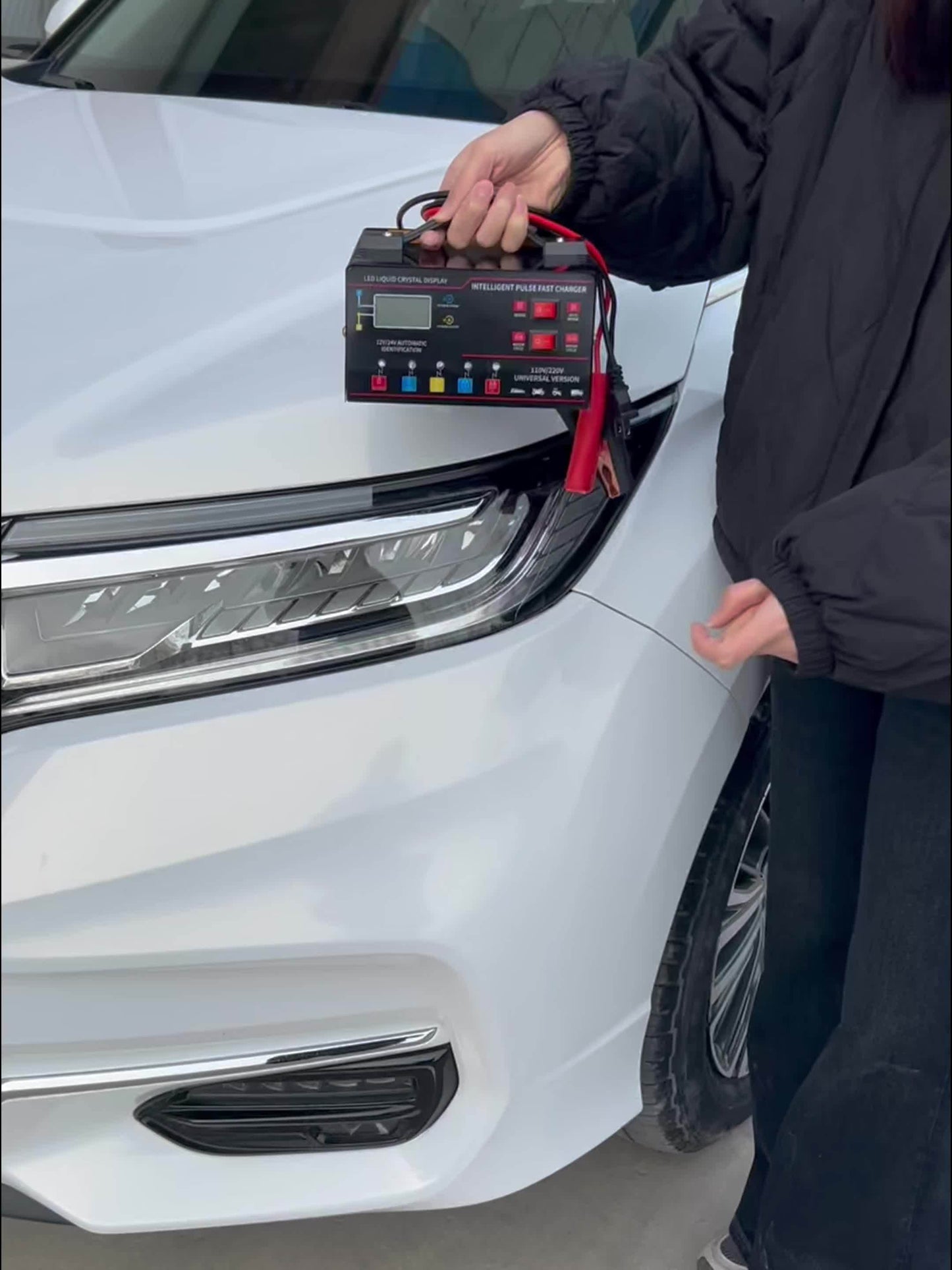 New Styles 12V 24V for smart Universal Battery Charger, LCD Screen, Pulse Repair Function, And Temperature Regulation Designed for Smart Trickle Charging Maintenance of Car, Truck, Harvester, Lawn Mower, Boat, And Motorcycle, Lead Acid Batteries