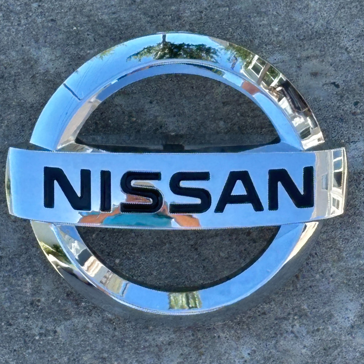 Front Grille Emblem Badge Logo 62890-1KA0A for Nissan Sentra Juke Versa