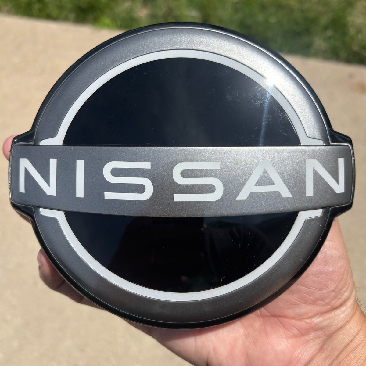 NISSAN ALTIMA Rogue Sentra Versa NON-RADAR Emblem OEM 62890-6LJ0A 62889-9HF0A
